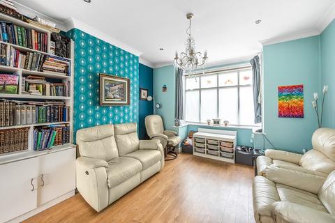 137 Farm Road, Edgware, HA8 9LR