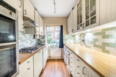 137 Farm Road, Edgware, HA8 9LR