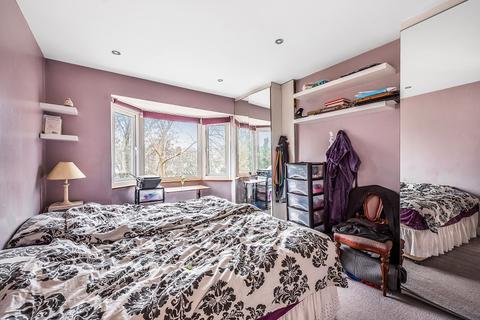 137 Farm Road, Edgware, HA8 9LR