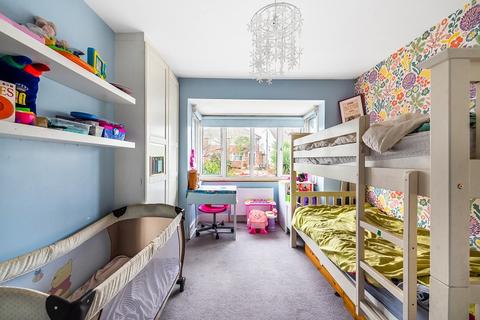 137 Farm Road, Edgware, HA8 9LR