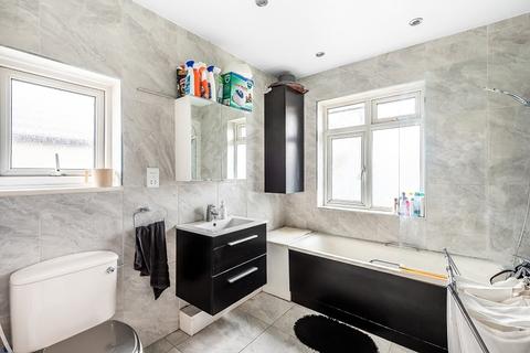 137 Farm Road, Edgware, HA8 9LR