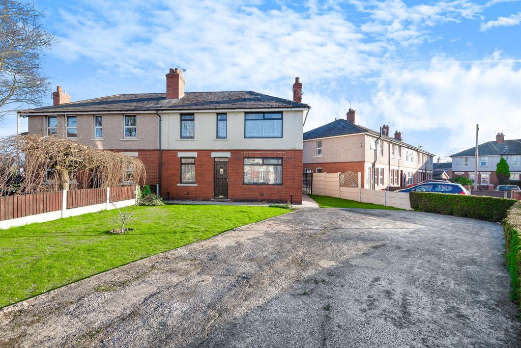 Diamond Street, Leigh, WN7 4JQ 4 bed semidetached house £140,000