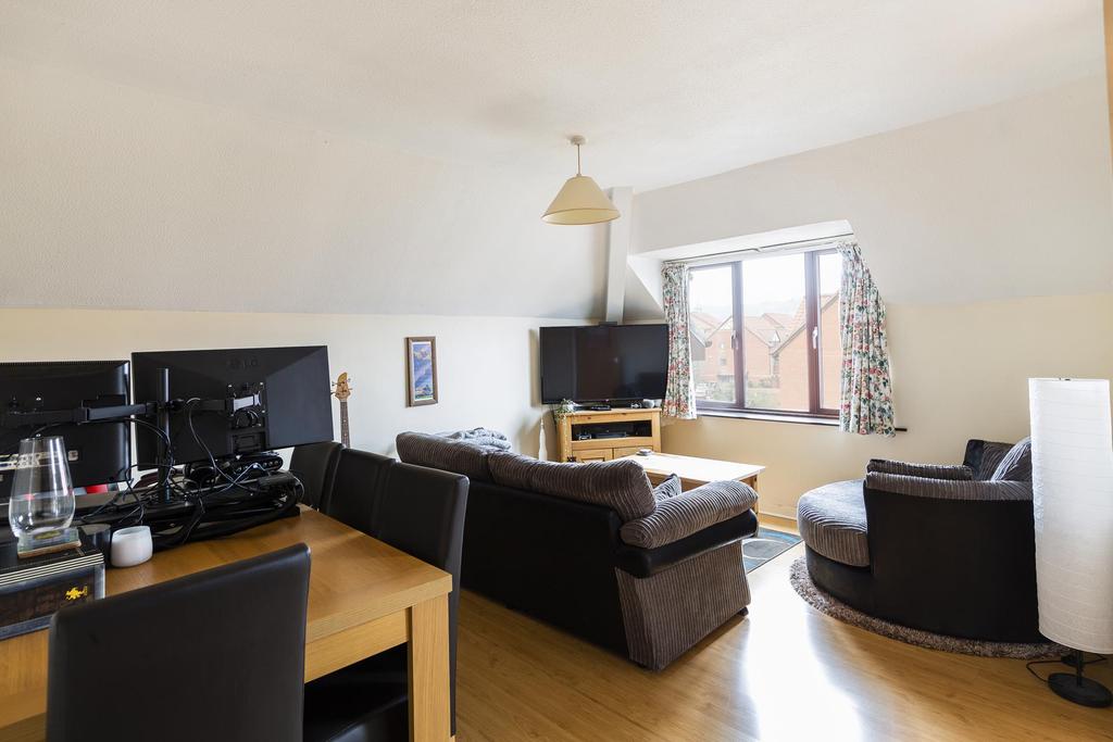 Living room ()