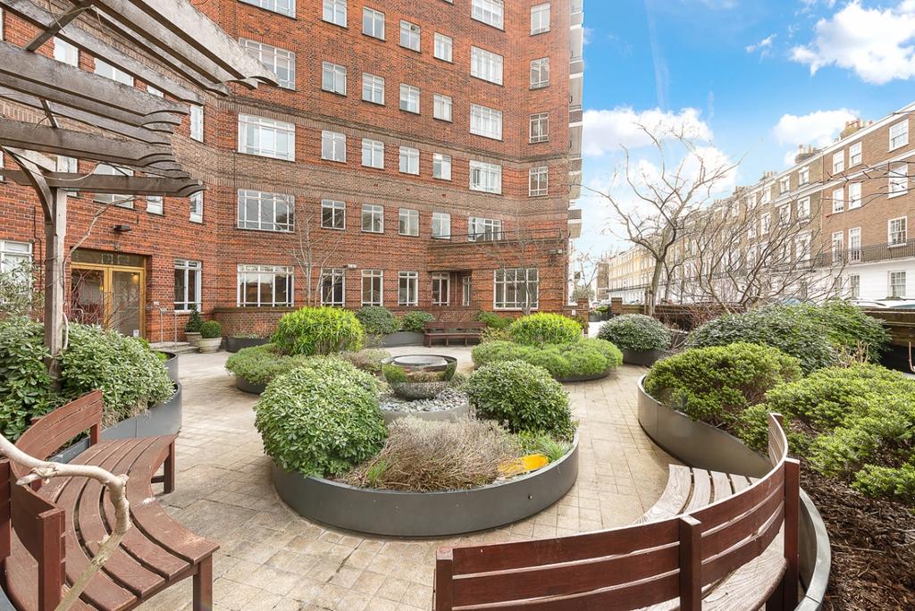 Cheltenham Terrace London SW3 1 bed flat £895,000