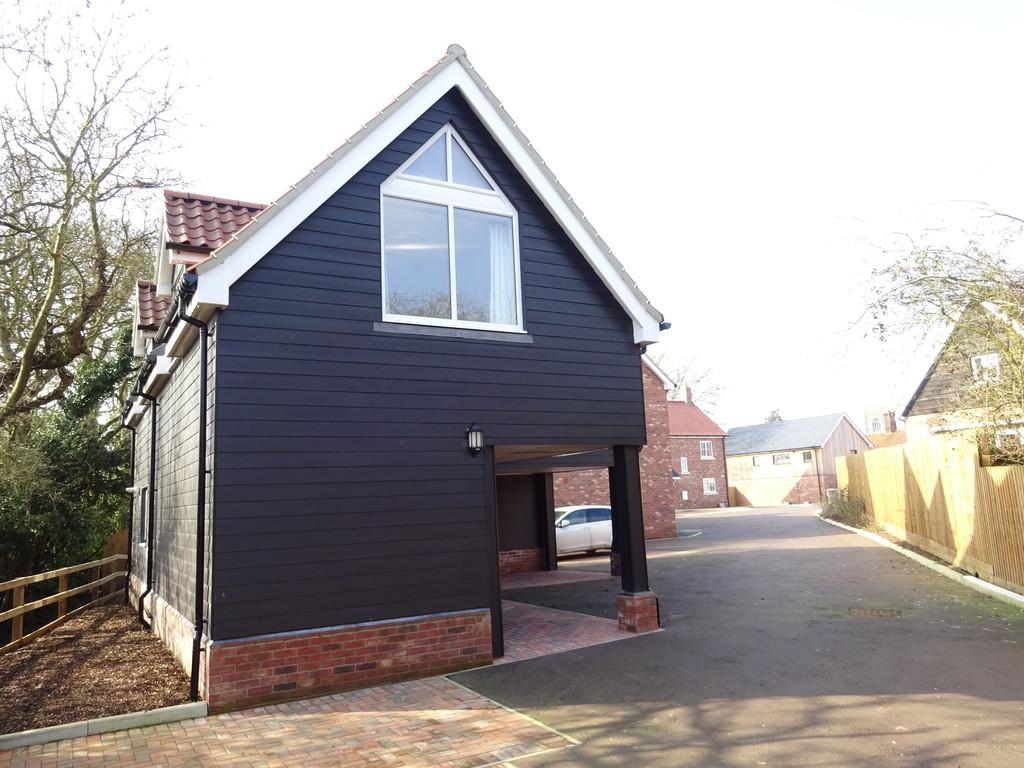 Framlingham 2 bed apartment £725 pcm (£167 pw)