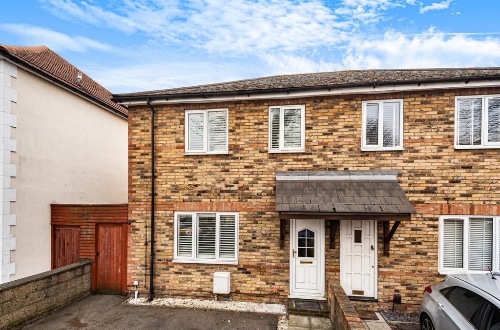 Avery Hill Road, London, SE9 4 bed semidetached house £550,000