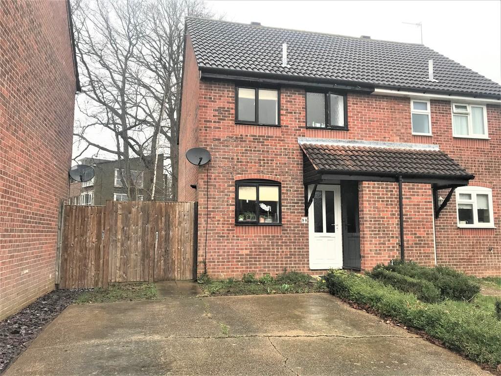 Sherrydon, Cranleigh 2 bed semidetached house £1,200 pcm (£277 pw)