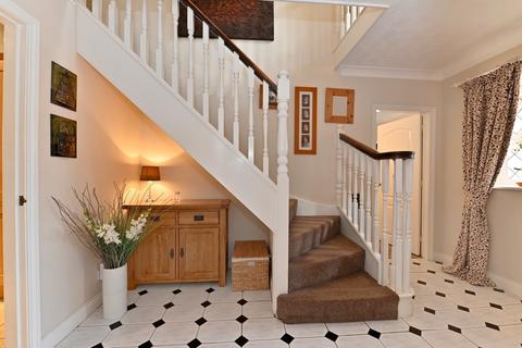 27 Wendover Drive, Hinckley, LE10 1UQ