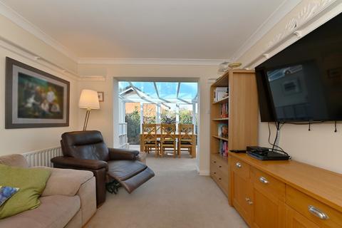 27 Wendover Drive, Hinckley, LE10 1UQ