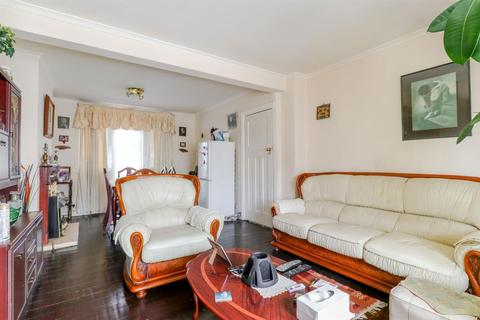 4 Turin Road, London, N9 8DG