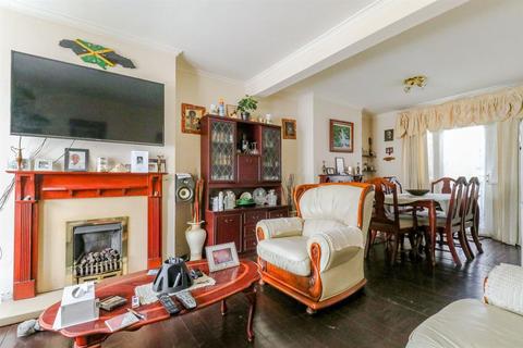4 Turin Road, London, N9 8DG