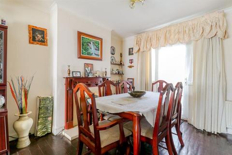 4 Turin Road, London, N9 8DG