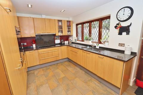 22 Cornell Way, Romford, RM5 2HN