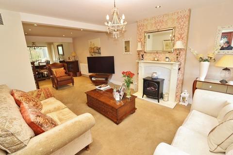 22 Cornell Way, Romford, RM5 2HN