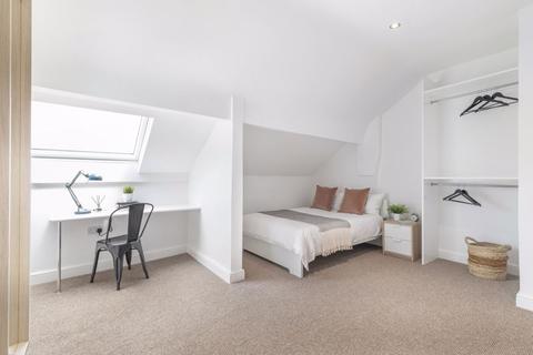 122 Burley Road, Leeds, LS3 1JP