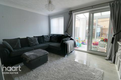 11 Ramskir Lane, Stainforth, Doncaster, DN7 5BE