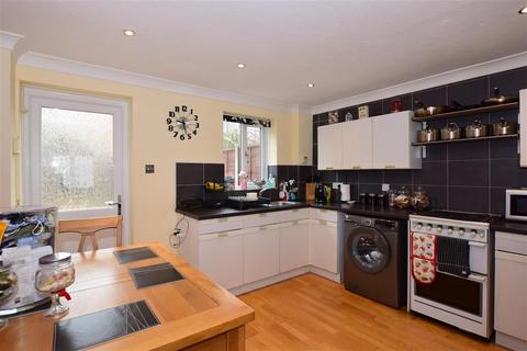 49 Highgrove Road, Chatham, ME5 7PW