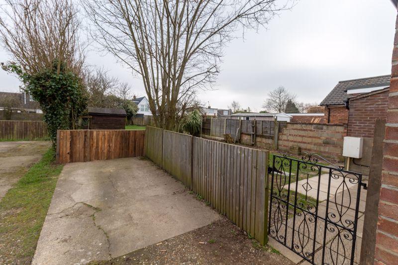 Meadow Way, Hellesdon, Norwich 3 bed semidetached bungalow to rent £