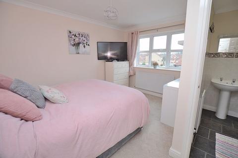 22 Goshawk Way, Tattershall, Lincoln, LN4 4GL
