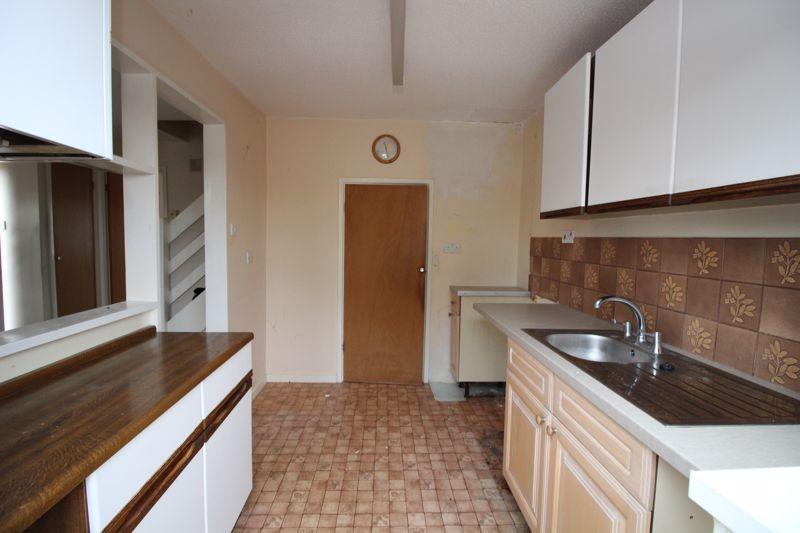 Dorchester Close, Nailsea 3 bed semidetached house £250,000