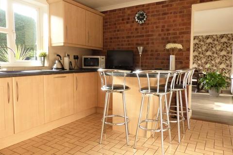 172 Cheswood Drive, Minworth, Sutton Coldfield, B76 1XY