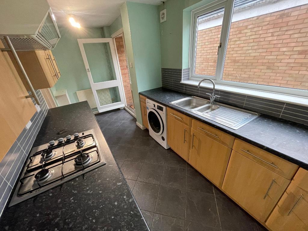 Devon Road, Luton, LU2 0RU 2 bed detached bungalow £950 pcm (£219 pw)