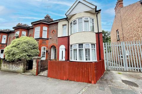 3 bedroom end of terrace house for sale, Clifton Road, Dunstable