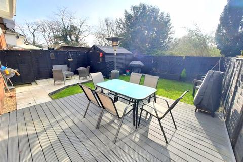 15 Cedar Way, Sunbury-on-thames, TW16 7BL