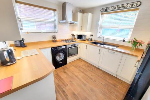 15 Cedar Way, Sunbury-on-thames, TW16 7BL