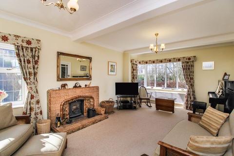 Moonwood Cheddleton Road, Leek, ST13 5QZ