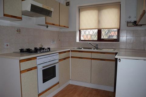 3 bedroom semi-detached house to rent, Southwell Close, Lowton
