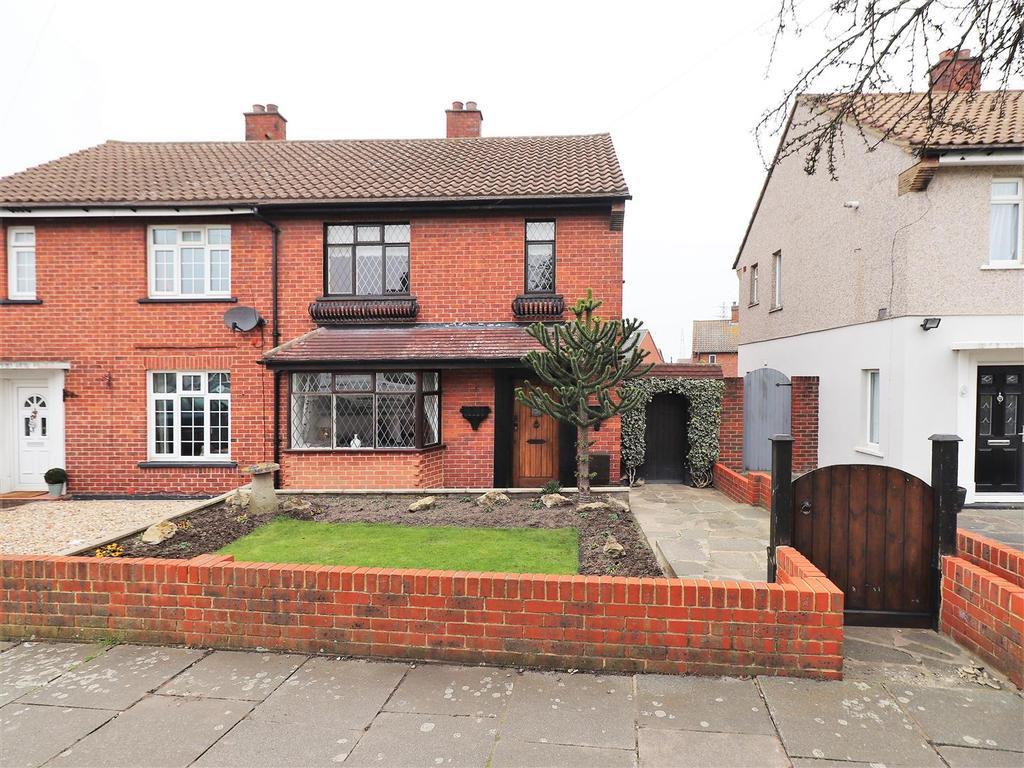 Spielman Road, Dartford 2 bed house £295,000