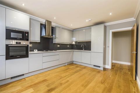 Flat 1, 11 Alyth Road, Talbot Woods, Bournemouth, BH3 7DF