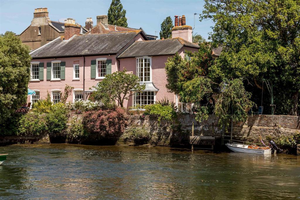 Bridge Street, Christchurch 4 bed character property £1,990,000