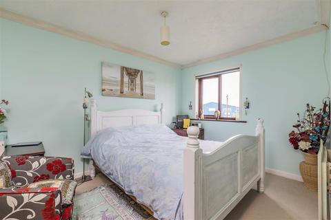 19 Alder Hills, Poole, BH12 4AJ
