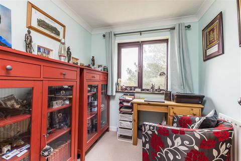 19 Alder Hills, Poole, BH12 4AJ