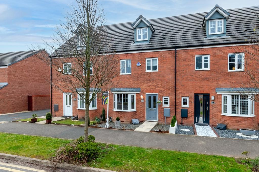 Bretton Avenue, Warrington, WA1 4 bed terraced house £225,000