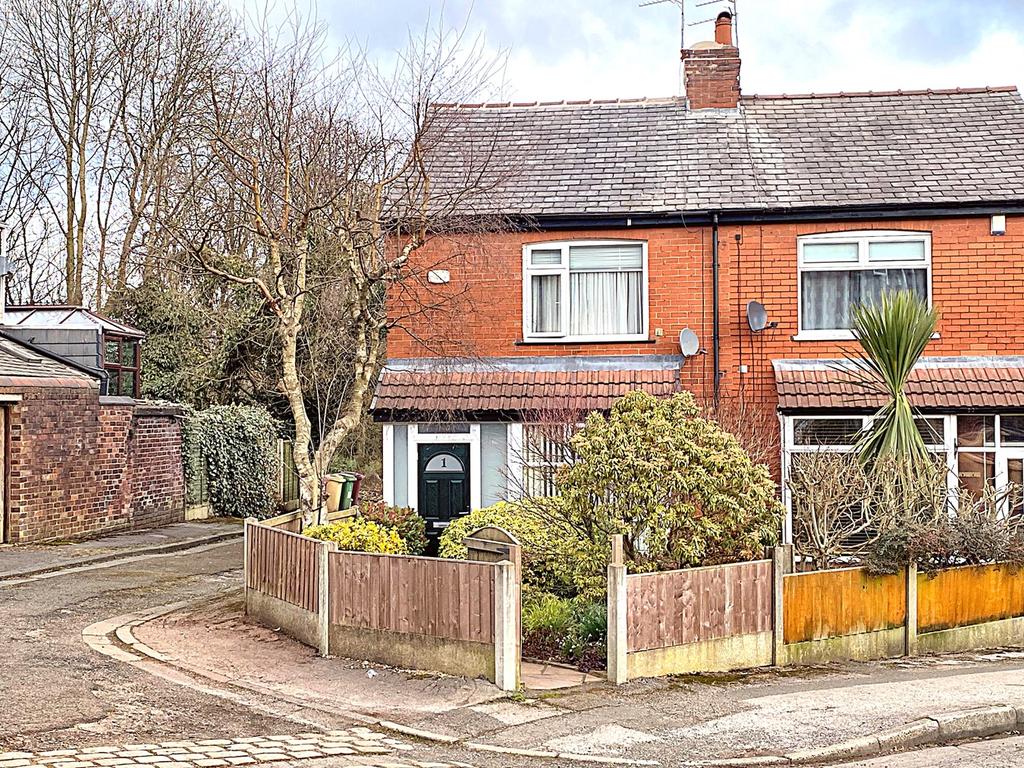 Wilmot Street, Smithills, Bolton, BL1 2 bed semidetached house £130,000