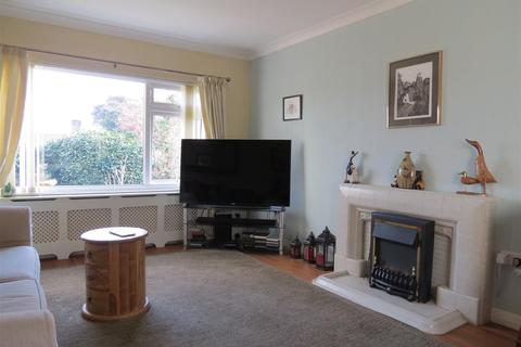6 Clinton Drive, St Austell, PL25 5JT