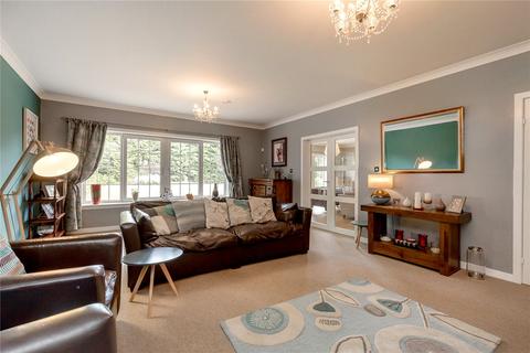 16 Cammo Road, Edinburgh, EH4 8ED