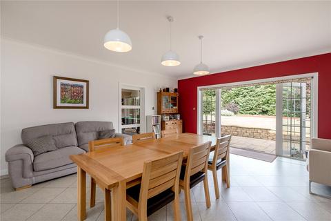 16 Cammo Road, Edinburgh, EH4 8ED