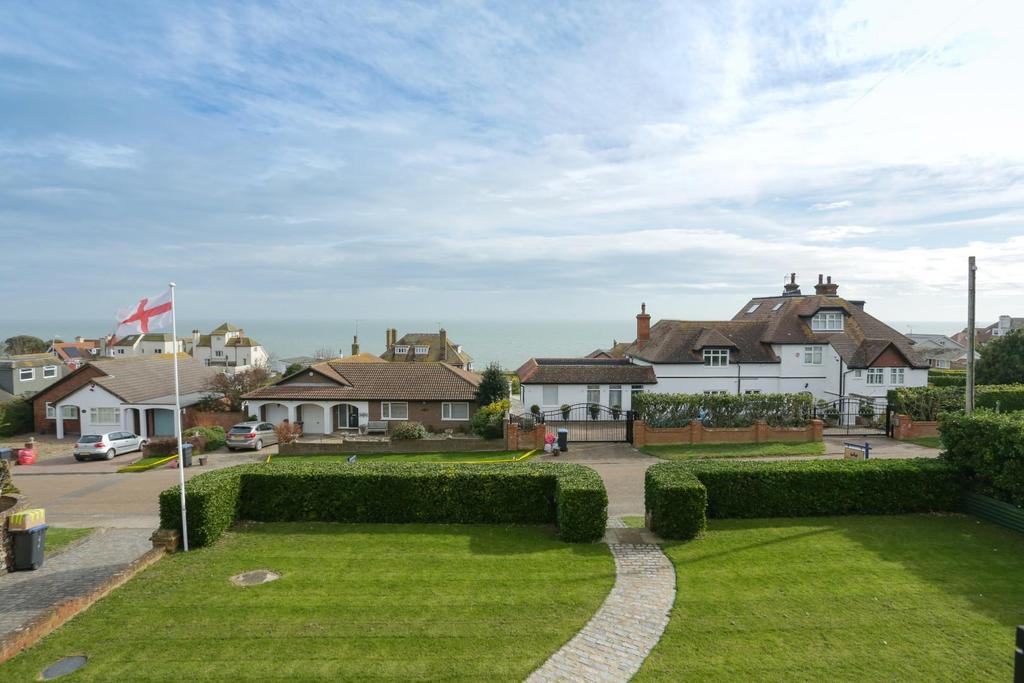 North Foreland Avenue, Broadstairs 5 bed detached house for sale £