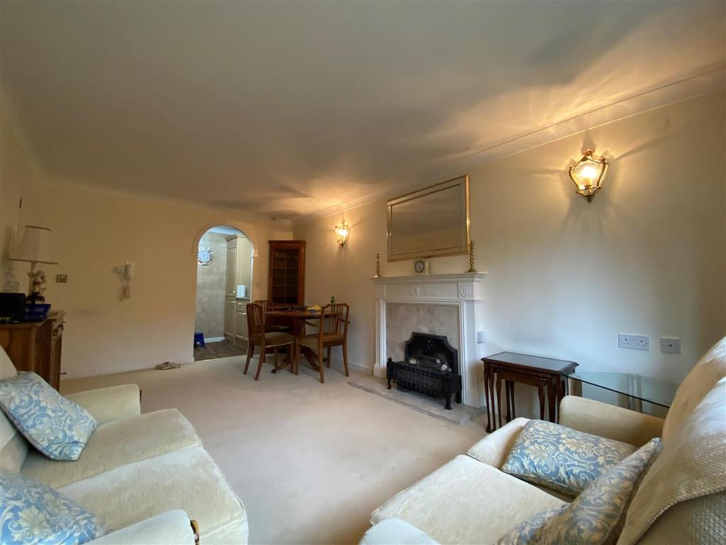 Elstree Road, Bushey Heath, Bushey 1 bed retirement property £169,950