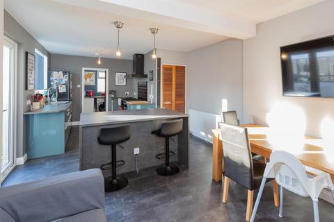 83 Abbey Road, Scone, Perth, PH2 6JS