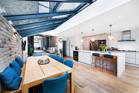 9 Roxwell Road, London, W12 9QE