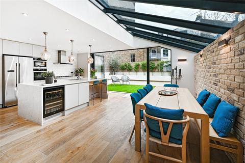9 Roxwell Road, London, W12 9QE