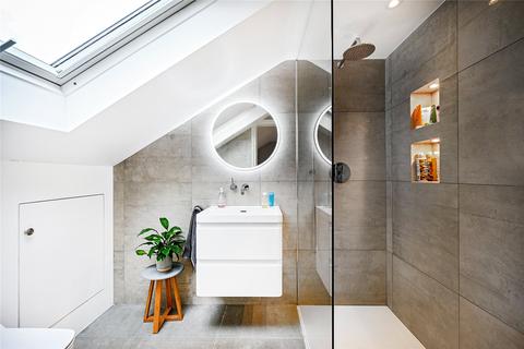9 Roxwell Road, London, W12 9QE