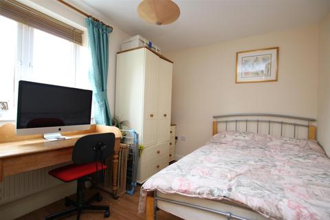 57 Blakeslee Drive, Exeter, EX2 7FN