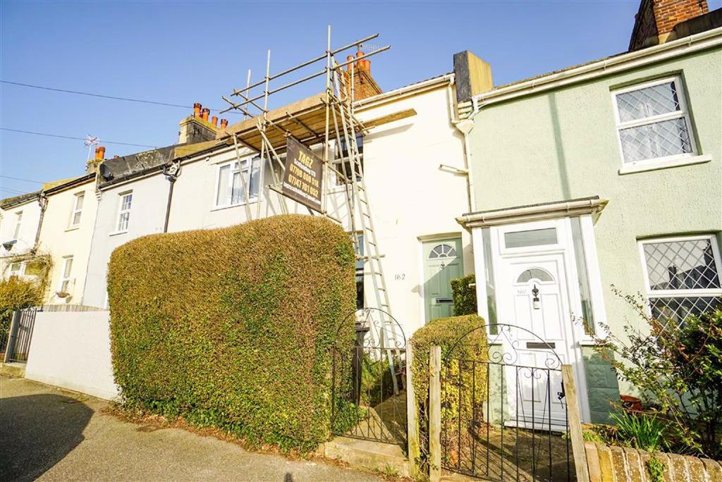 Harrow Lane, St. Leonardsonsea, East Sussex 2 bed terraced house £