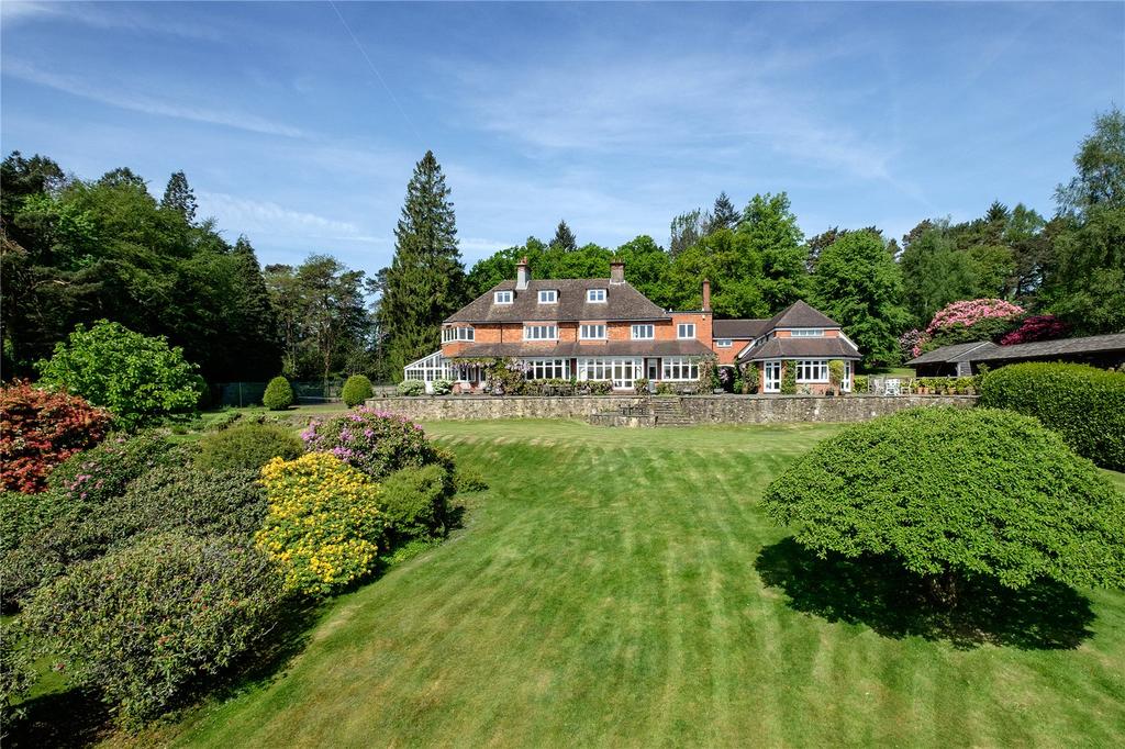 Hindhead Road, Hindhead, Surrey, GU26 6 bed character property for sale